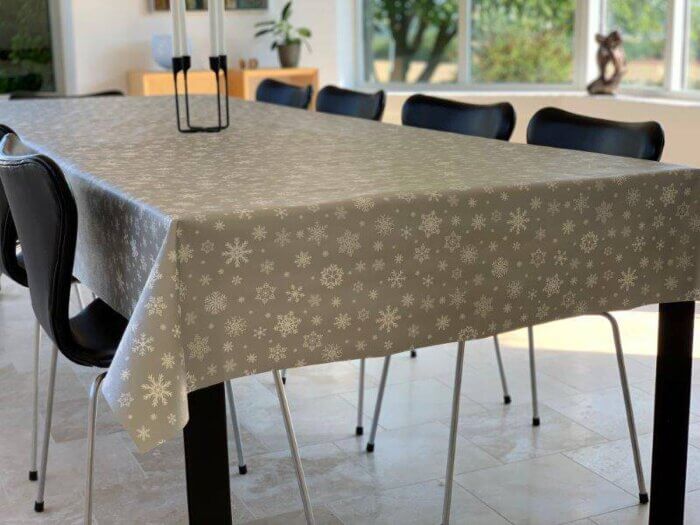 Julevoksdug med snefnug